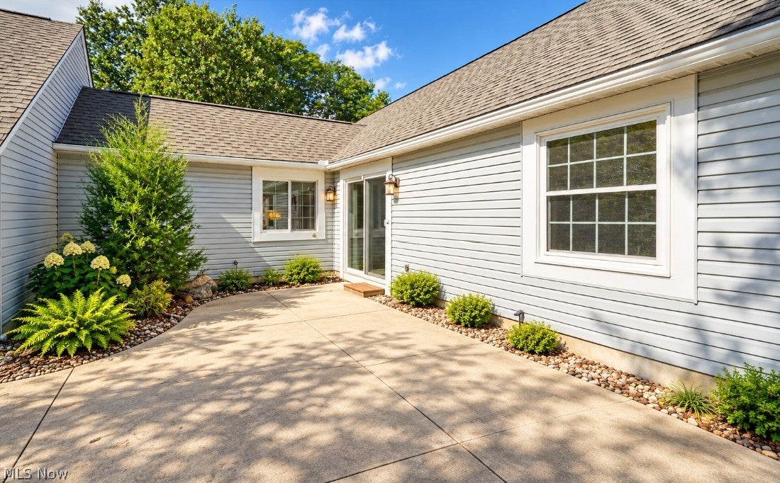 910 Wellsley Lane
