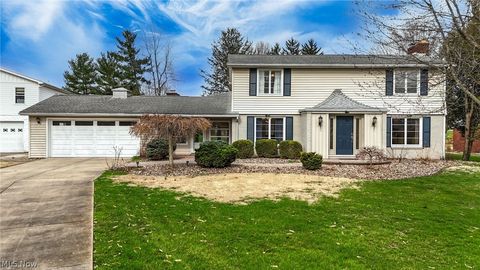 Homes For Sale - 105 Country Club Drive<br/> Marietta, OH 45750