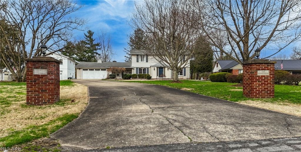 Photo of 105 Country Club Drive, Marietta, OH 45750 (MLS # 5195723)