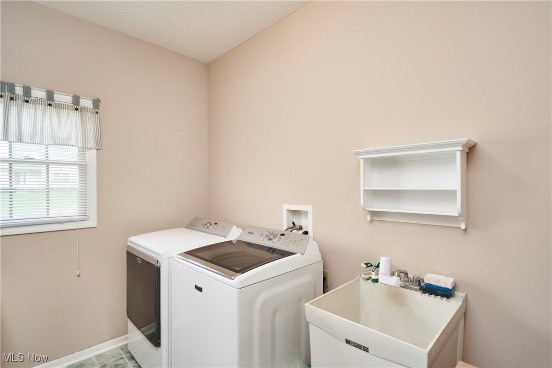 Copley, Ohio 44321, United States, 4 Bedrooms Bedrooms, ,3 BathroomsBathrooms,Residential,Active,107708