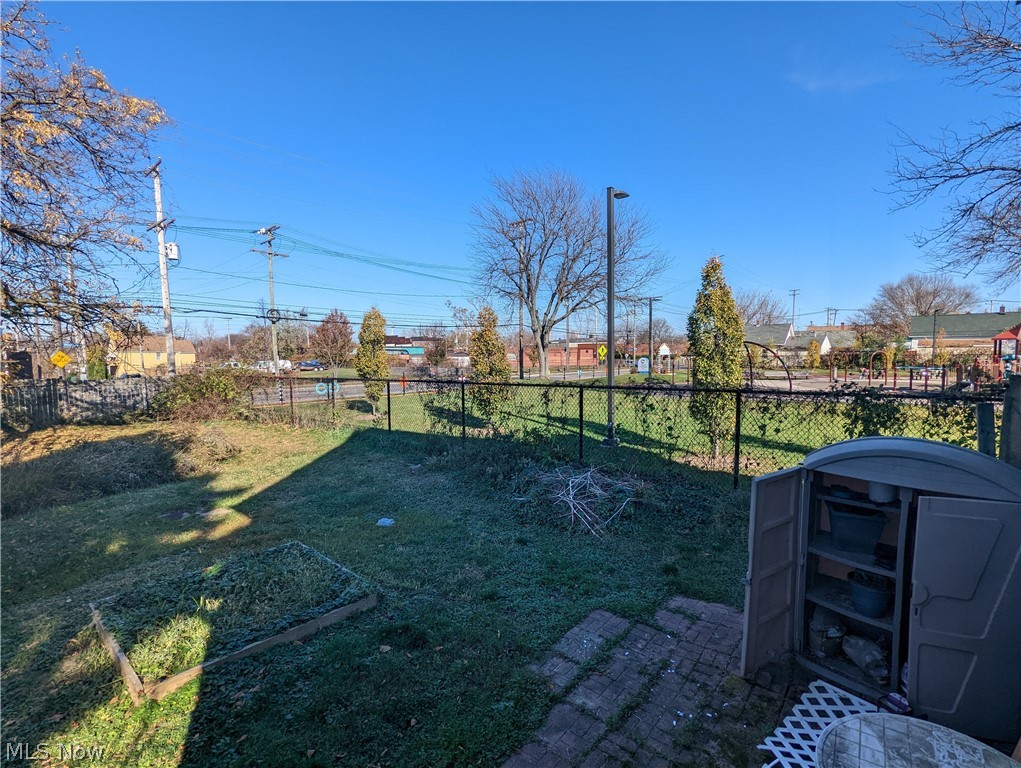 Elwell & Marvins - Residential Lease