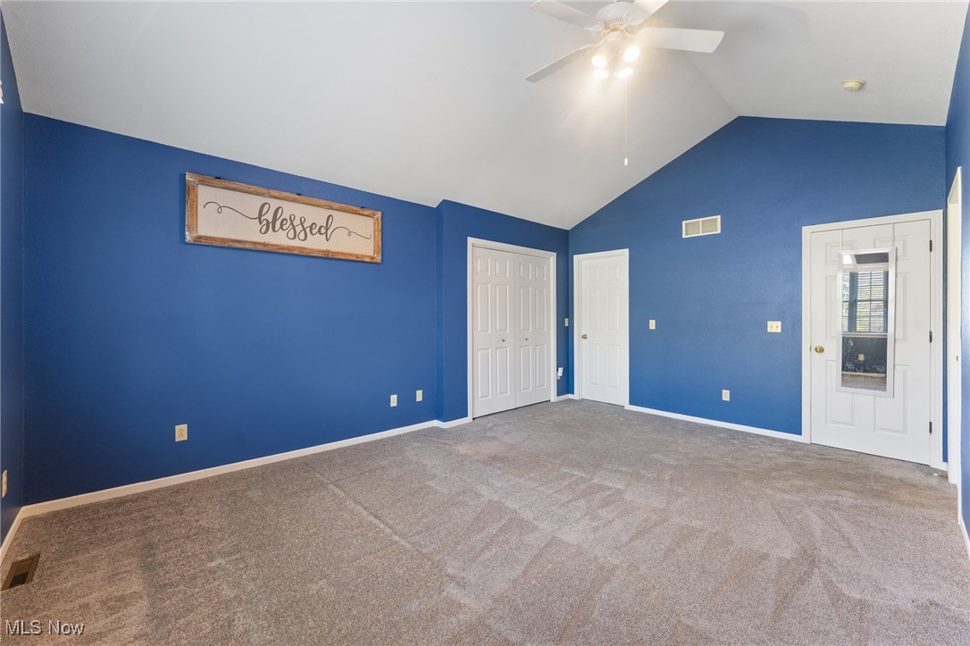 Olde Stone Xing Condo - Residential