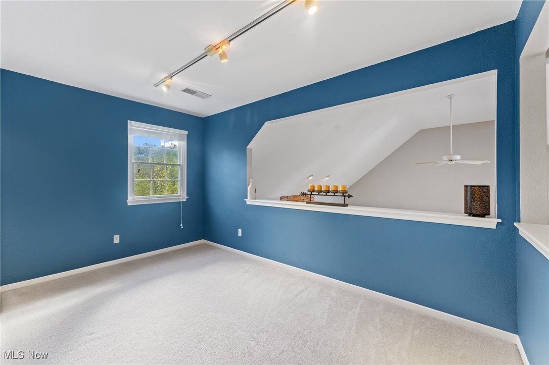 Olde Stone Xing Condo - Residential