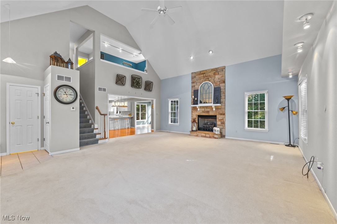 Olde Stone Xing Condo - Residential