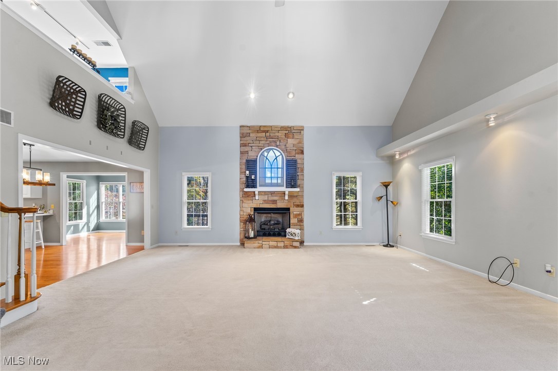 Olde Stone Xing Condo - Residential