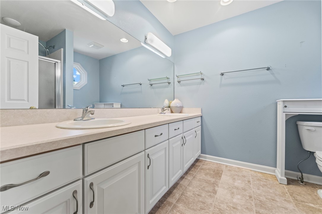 Olde Stone Xing Condo - Residential