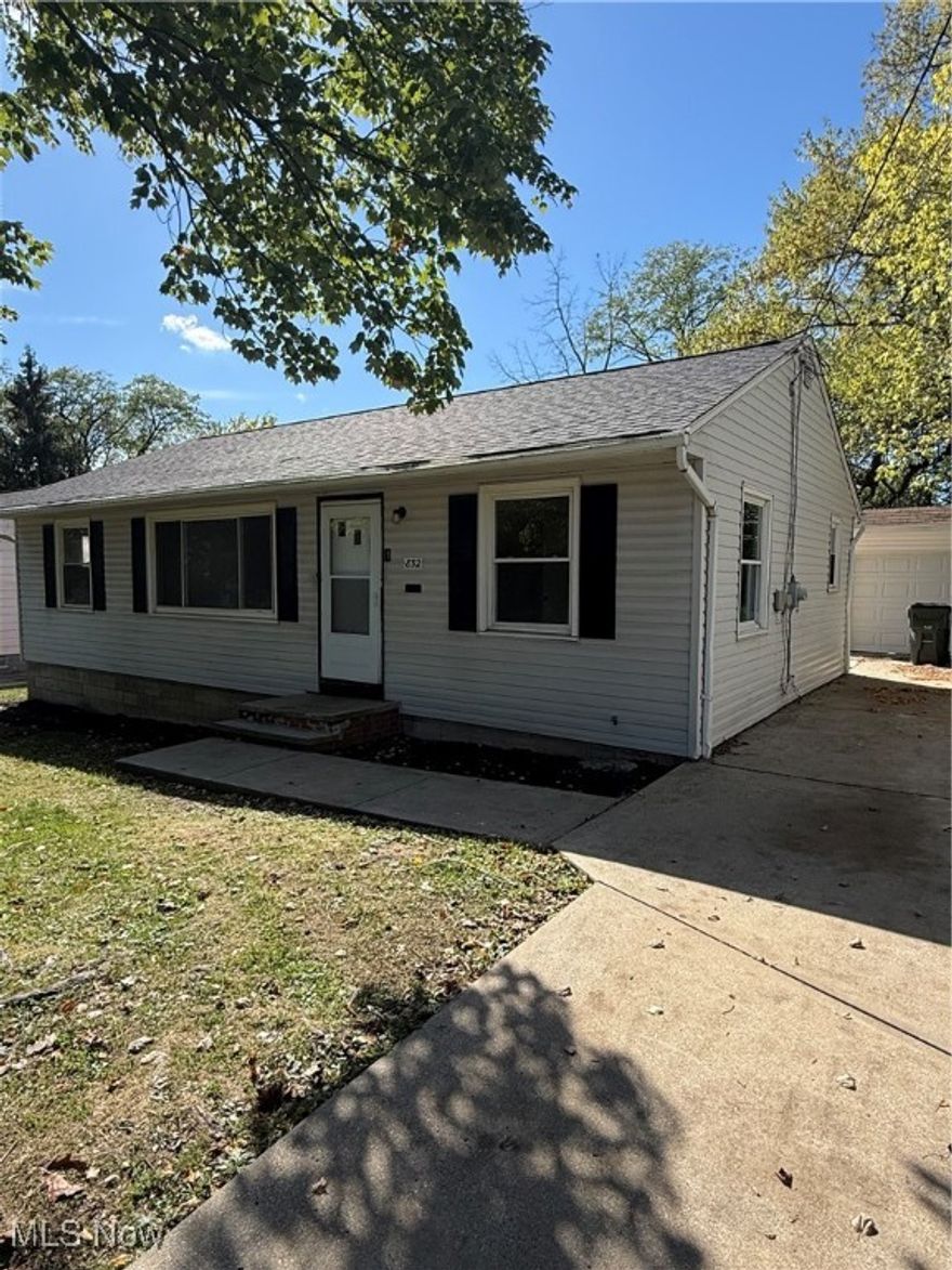 Great Bedford Rental Opportunity! 3 BR, 1 Bath Ranch property available November 1, 2025.