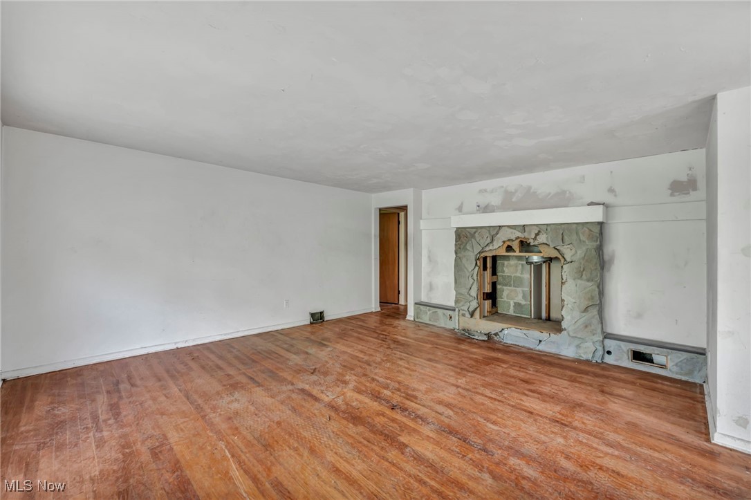 1826 Bassett Road, Westlake, Ohio image 6