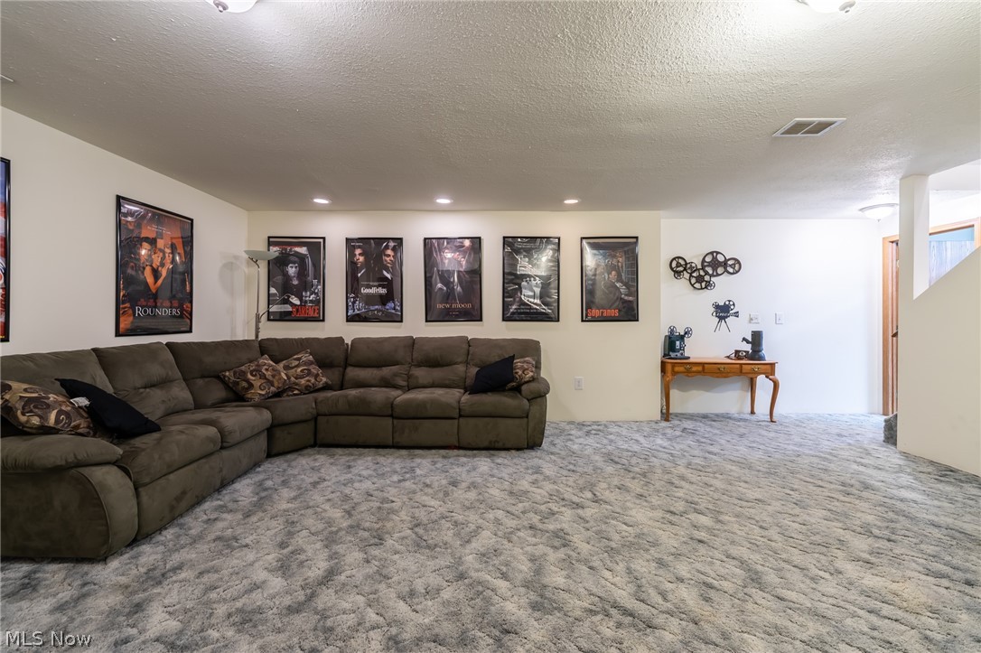 Whispering Mdws 01 - Residential