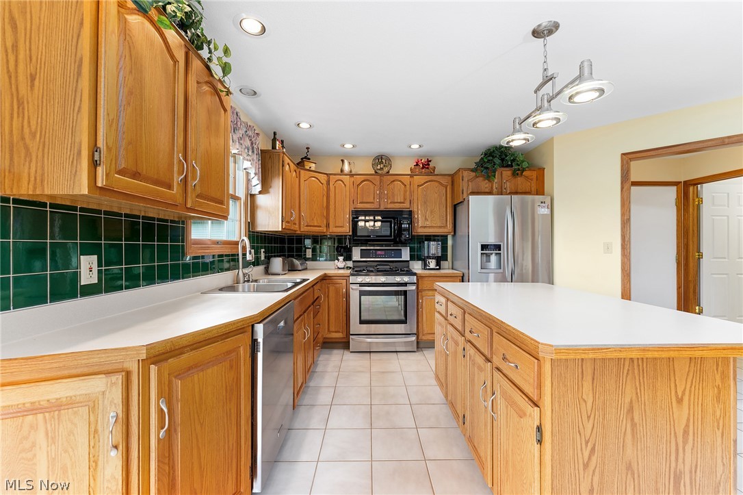 Whispering Mdws 01 - Residential