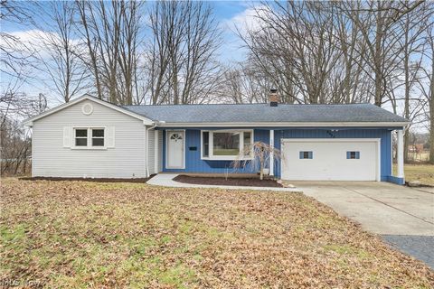 Homes For Sale - 5425 Sheridan Road<br/> Youngstown, OH 44514