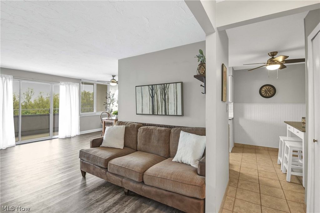Photo of 12900 Lake Avenue #812, Lakewood, OH 44107 (MLS # 5206528)