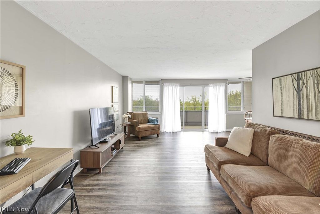 Photo of 12900 Lake Avenue #812, Lakewood, OH 44107 (MLS # 5206528)