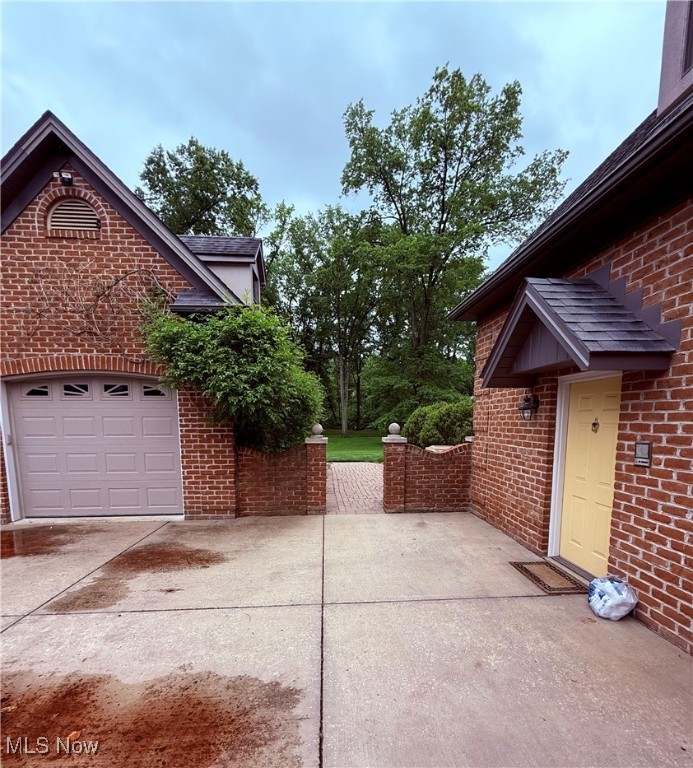 4219 Olde Charted Trail, Poland, Ohio image 2