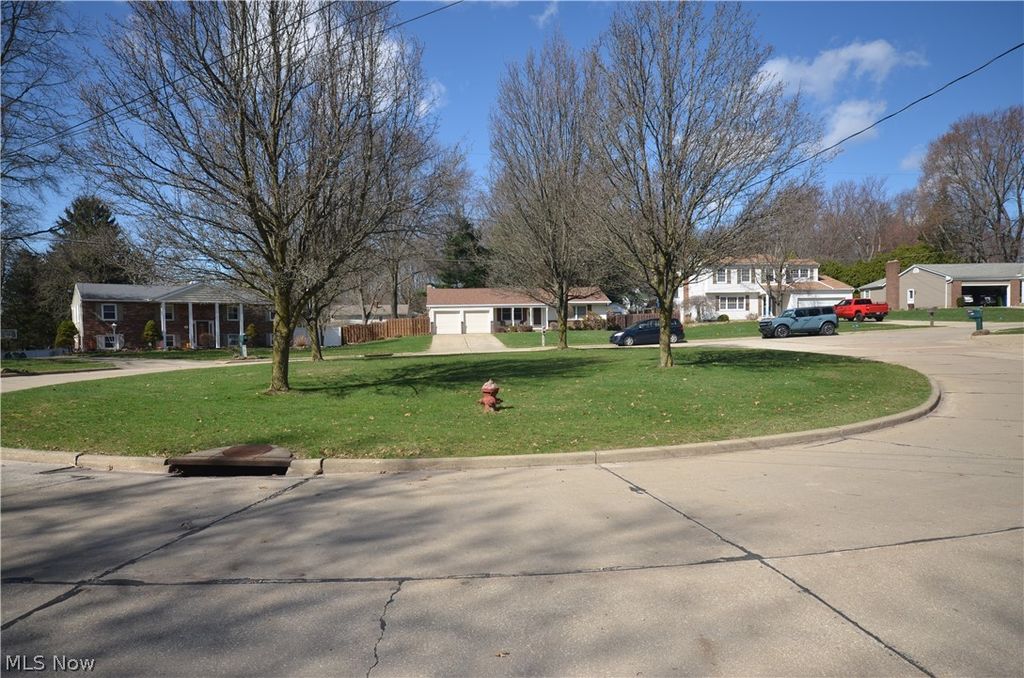 Photo of 264 High Point Circle, Tallmadge, OH 44278 (MLS # 5192852)