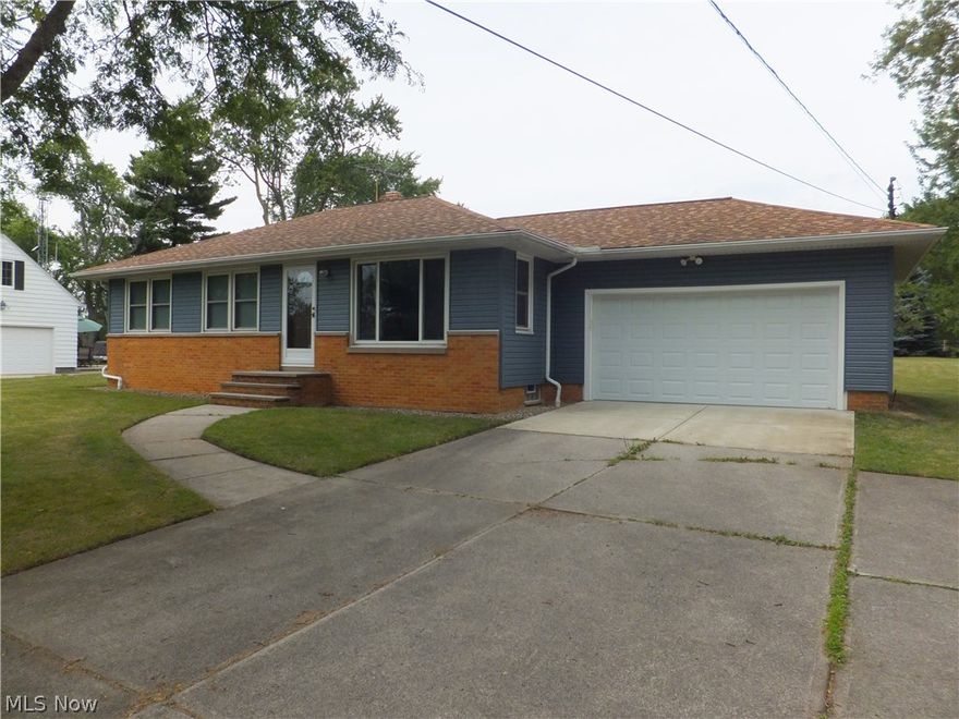 MINT!! Just Move In!! Newly vinyl sided ranch,3 bedrooms,1 1/2 remodeled bathrooms,remodeled eat-in kitchen with all appliances staying,re-finished hardwood floors,newer furnace and central air,newer windows,updated 100amp electric box,glass block windows,washer & dryer stay,floored attic for plenty of storage,2 car attached garage w/opener and hot & cold water,newer roof,patio,turn around in drive,all set on open 100x400 lot!!!