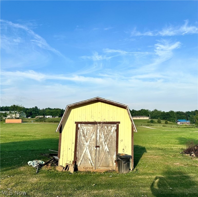 Huntmere Avenue, Austintown, Ohio image 11