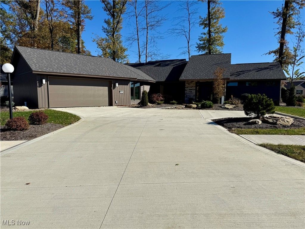 Photo of 9032 Riverwood Dr. Dr, North Ridgeville, OH 44039 (MLS # 5168055)