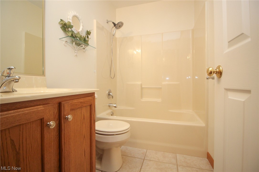 Country Mdws Lake Condo - Residential