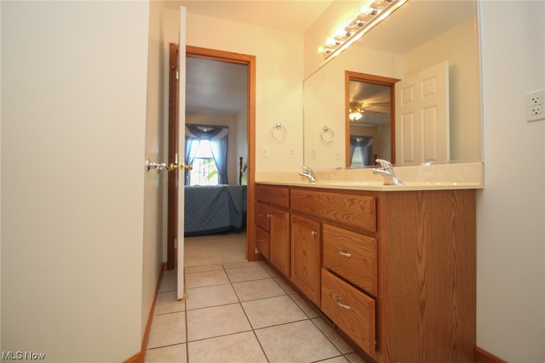 Country Mdws Lake Condo - Residential