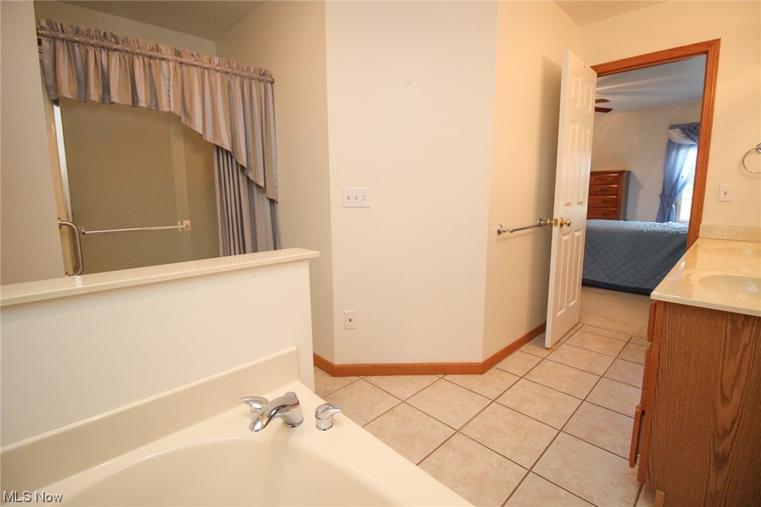 Country Mdws Lake Condo - Residential