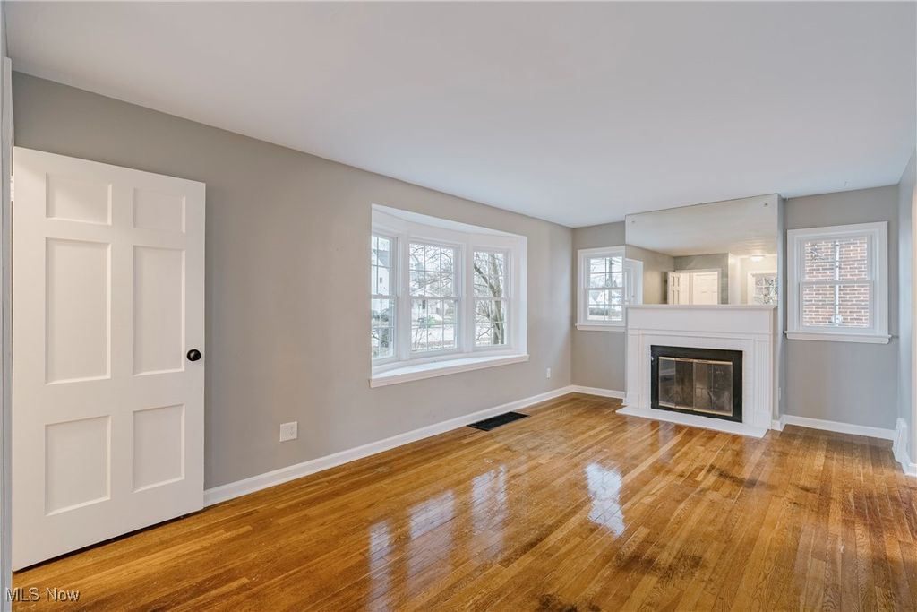 Photo of 571 E 260th Street, Euclid, OH 44132 (MLS # 5176814)