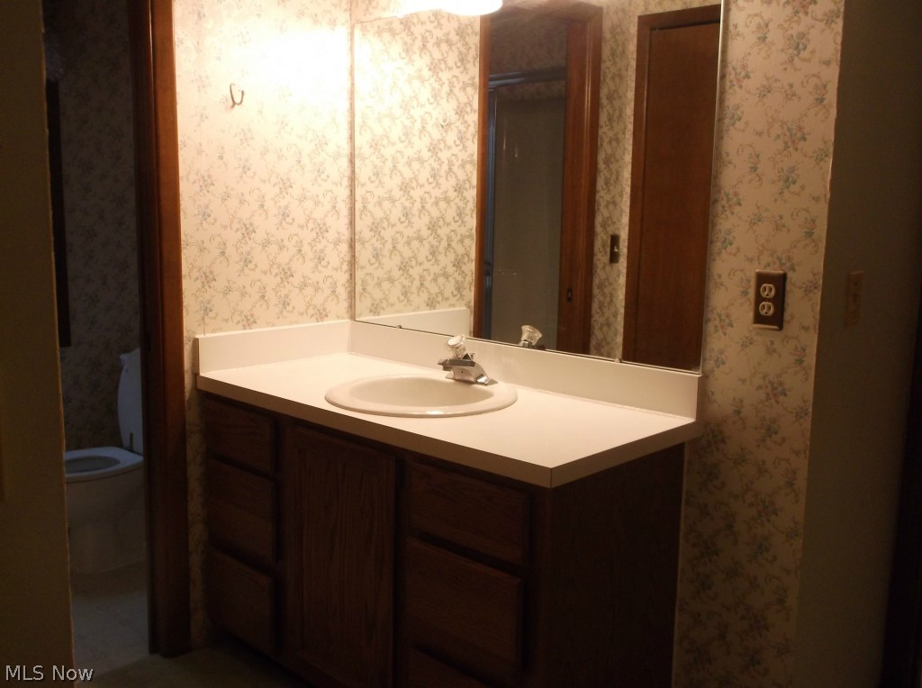 Pinewood Court Condos - Residential