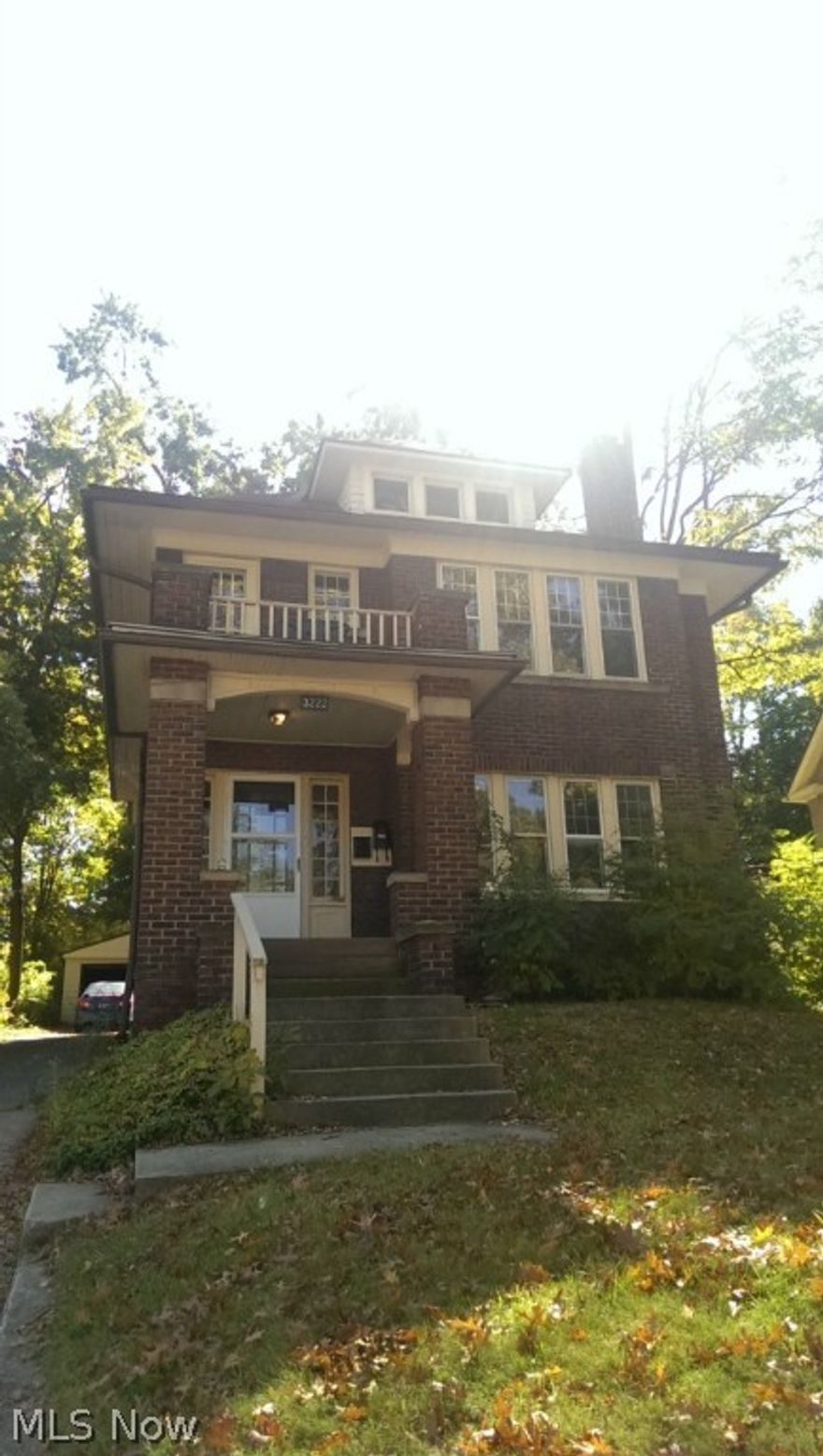 Don't miss out on this fantastic opportunity in a great Cleveland Heights location! The old, heavily treed street is the setting for this spacious second floor apartment. Hardwood floors throughout greet you as you enter the apartment, along with tons of windows for natural lighting and 2 balconies for outdoor living area. The wood-burning fire place is great for those crisp nights and the sun room off the master bedroom is great for sunny days. Included is a garage parking space. Not to mention this place is mere minutes from the famed Coventry shopping/dining/arts area!! Act fast, this one shouldn't last long. 

No pets, no section 8.