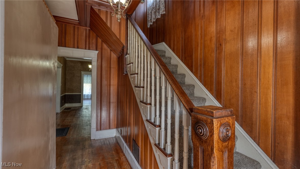 225 N 9th Street, Cambridge, Ohio image 8