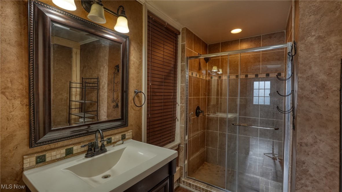 225 N 9th Street, Cambridge, Ohio image 18