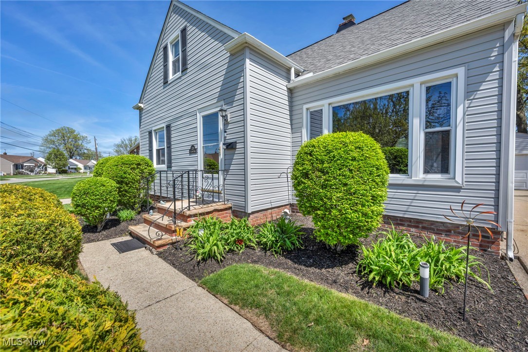 329 Clarmont Road, Willowick, Ohio image 2