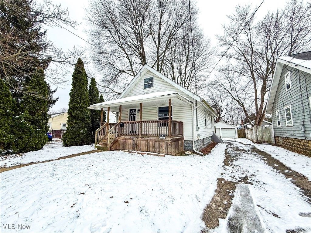 Photo of 1578 Salem Avenue, Akron, OH 44306 (MLS # 5176695)