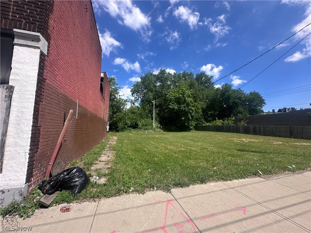741 E 99th