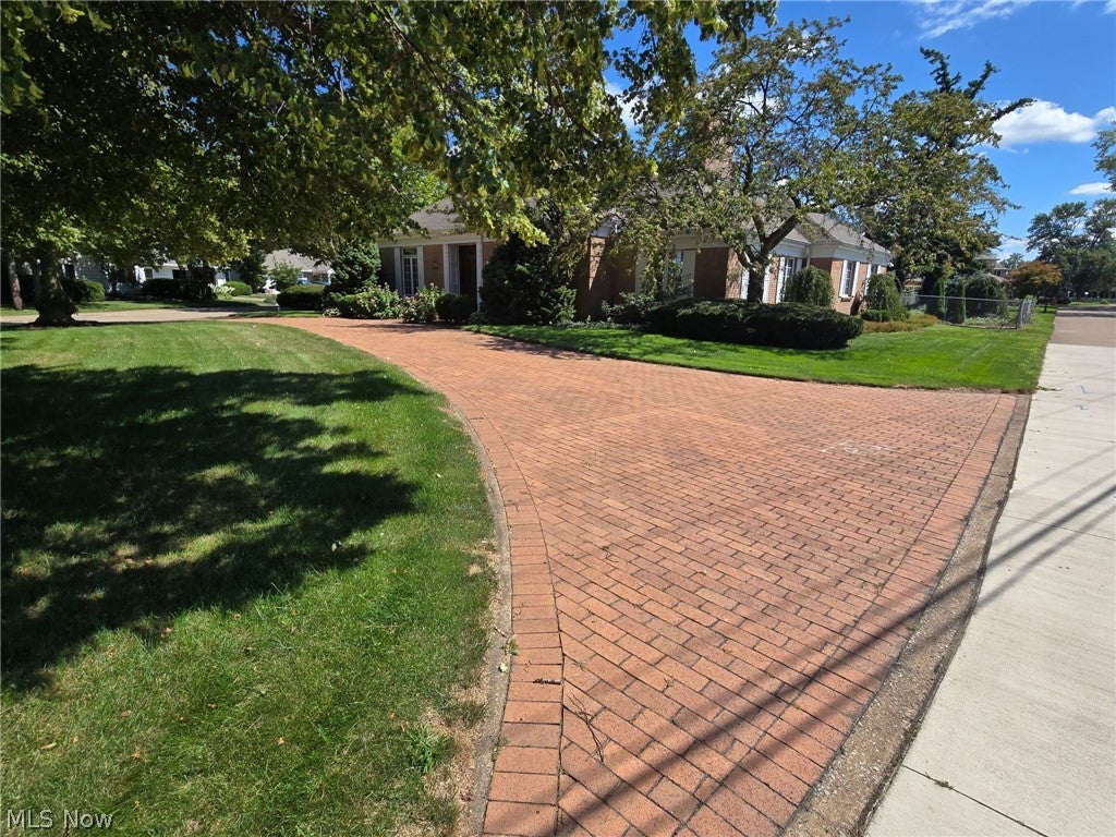 1711 Willow Drive