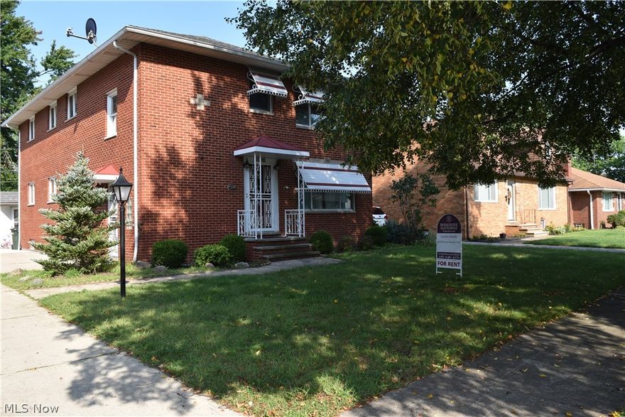 Spacious and clean Duplex in a desirable neighborhood.  This upstairs 3 bedroom unit features Anderson windows throughout, newer carpet, fresh paint,  AC, washer and dryer.  Immediate occupancy available.  Applicant must pass background check and meet income requirements