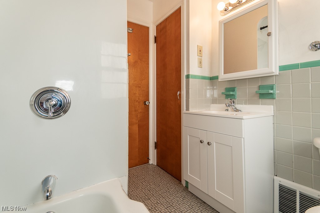 R & B Const Companys Forest Vie - Residential