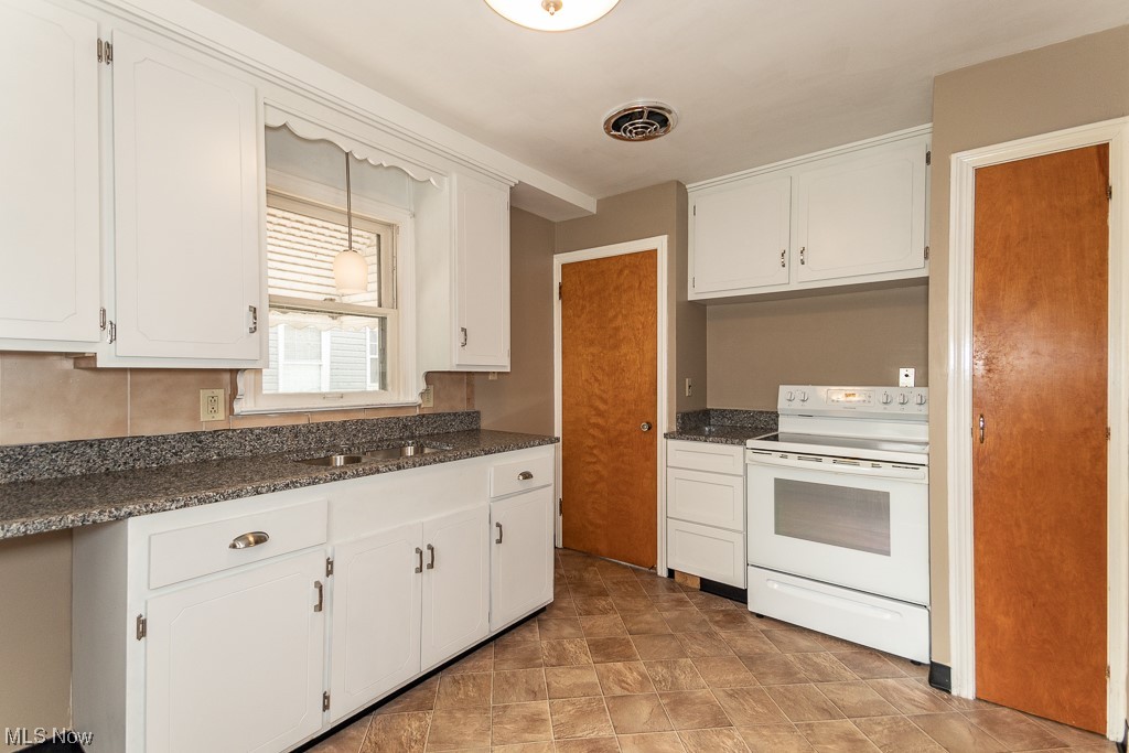 R & B Const Companys Forest Vie - Residential