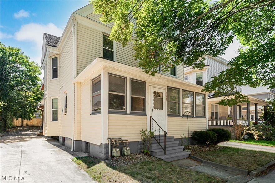 Rare opportunity to own an updated, income-producing multifamily home near the Detroit Shoreway—just minutes from Edgewater Beach, Gordon Square, Ohio City, and downtown Cleveland. Both units feature open layouts with new flooring, paint, updated kitchens and baths, new light fixtures, and stainless steel appliances. The first-floor unit offers 3 bedrooms and 1 full bath, while the upper unit features 2 bedrooms and 1 full bath. The attic offers potential to be finished into an additional bedroom or bonus living space. Additional upgrades include vinyl windows throughout, new glass block windows in the basement, hot water tanks less than 4 years old, and updated electrical in the upper unit. The exterior has been freshly painted, including the lower portion of the home, back deck, front steps, and enclosed porch trim. Ample parking is available with a paved driveway (two spaces per unit) plus additional street parking. Close to some of Cleveland’s best dining, shopping, and expressways, this duplex offers the convenience of city living. All appliances stay. Showings will be held during the open house as the property is currently tenant occupied.