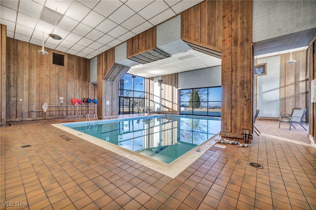 Meridian Condo - Residential