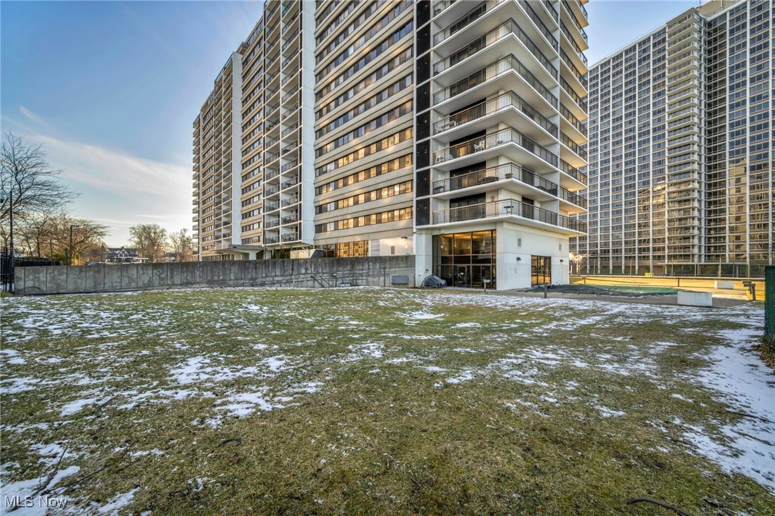 Meridian Condo - Residential