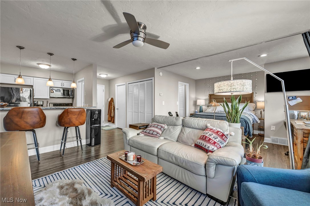 Meridian Condo - Residential