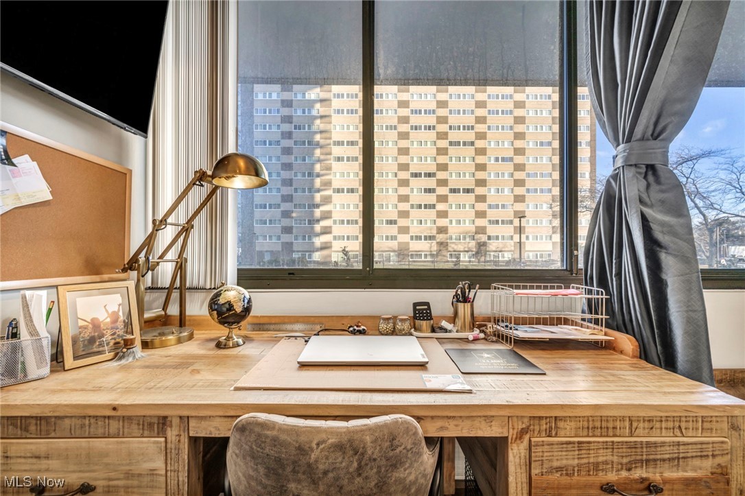 Meridian Condo - Residential