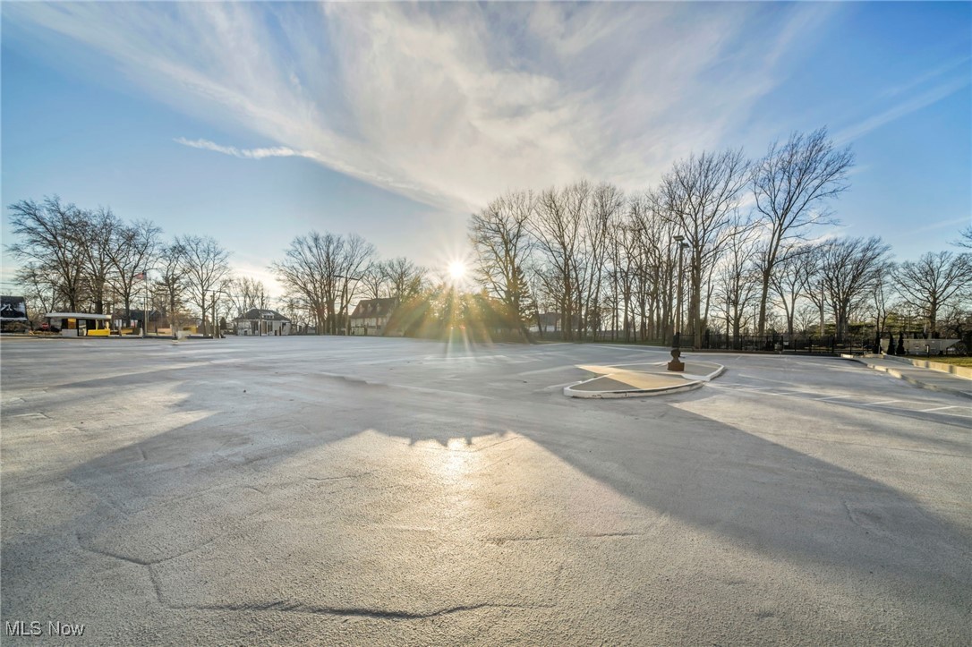 Meridian Condo - Residential