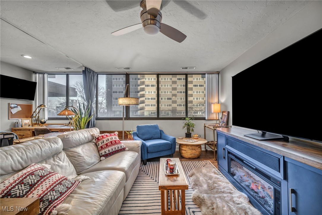 Meridian Condo - Residential