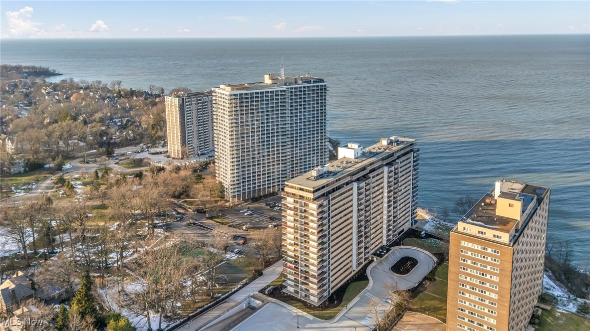 Meridian Condo - Residential