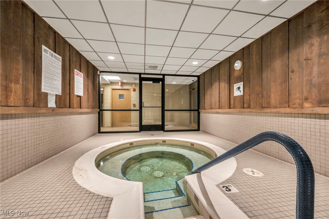 Meridian Condo - Residential