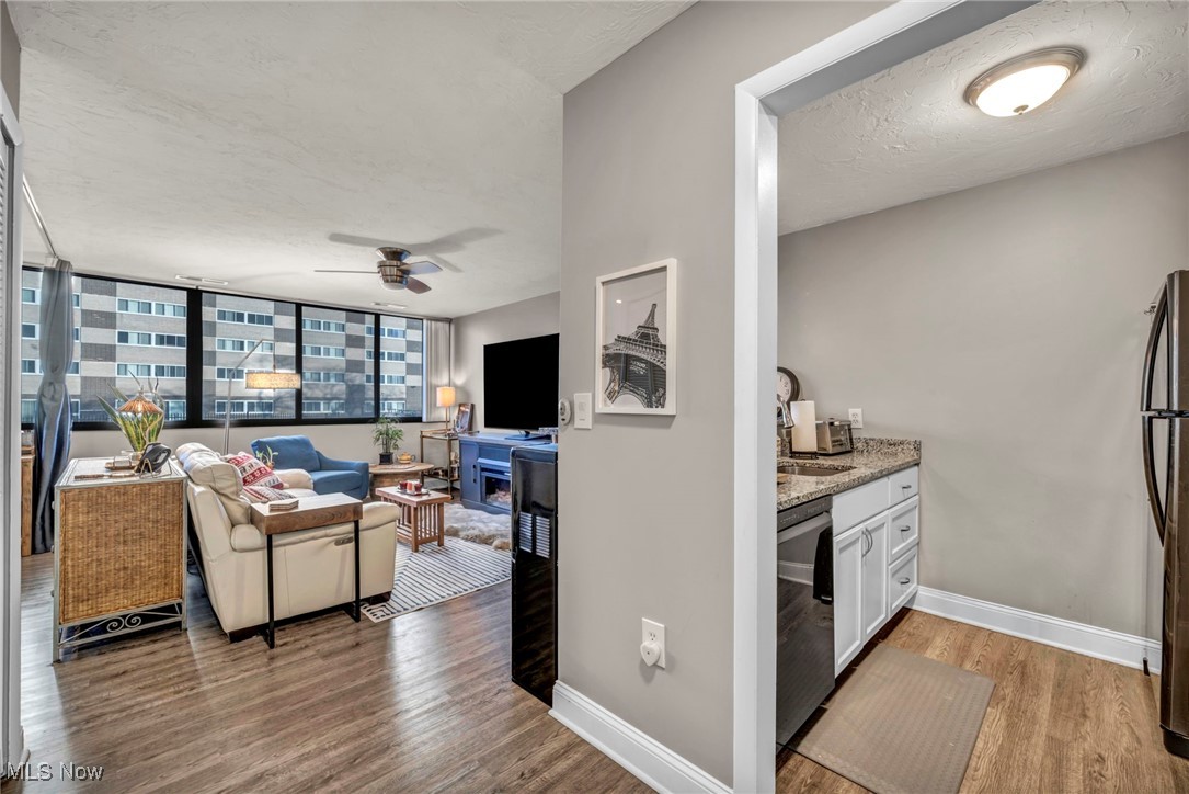 Meridian Condo - Residential