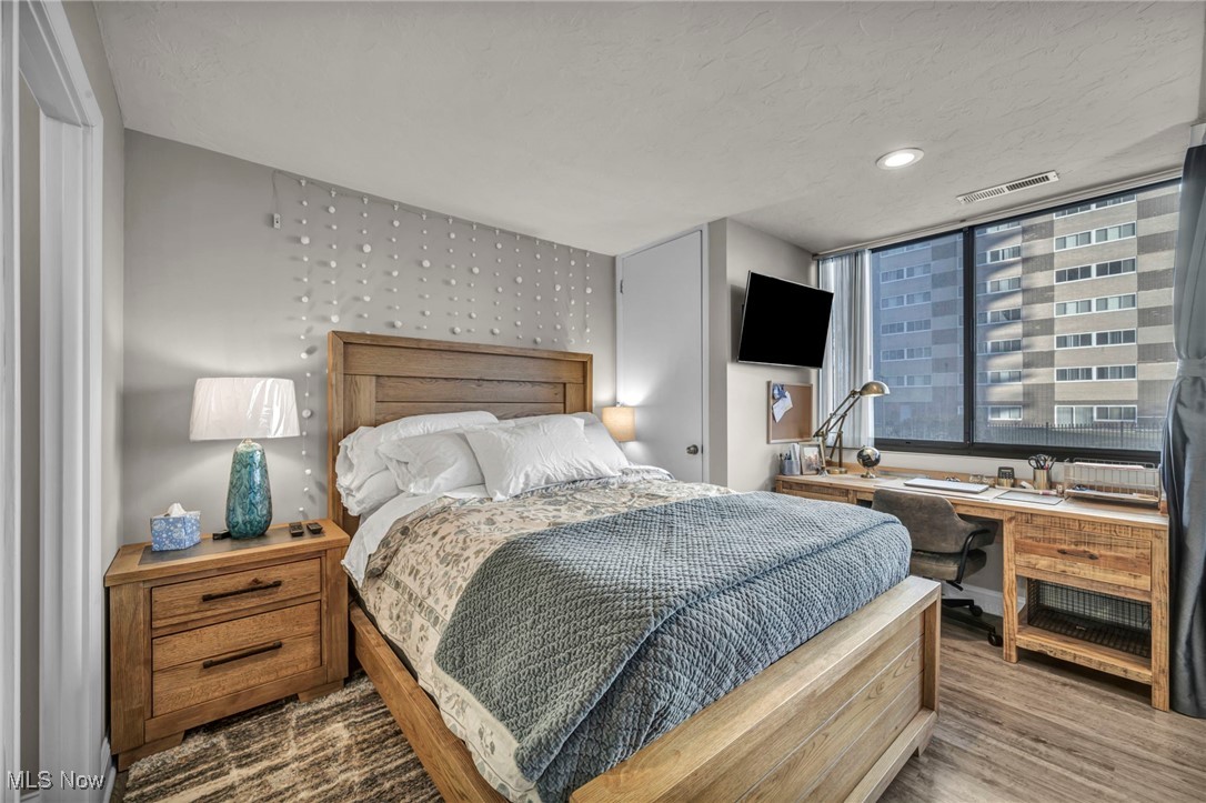 Meridian Condo - Residential