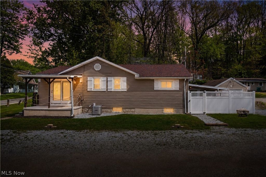 Photo of 3771 S Turkeyfoot Road, New Franklin, OH 44319 (MLS # 5207297)