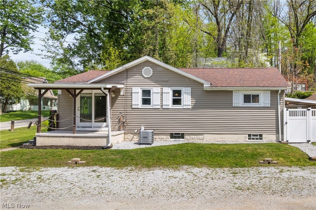 Photo of 3771 S Turkeyfoot Road, New Franklin, OH 44319 (MLS # 5207297)
